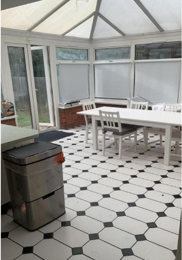 Wandsworth, South London Deluxe King Room 1 Екстер'єр фото
