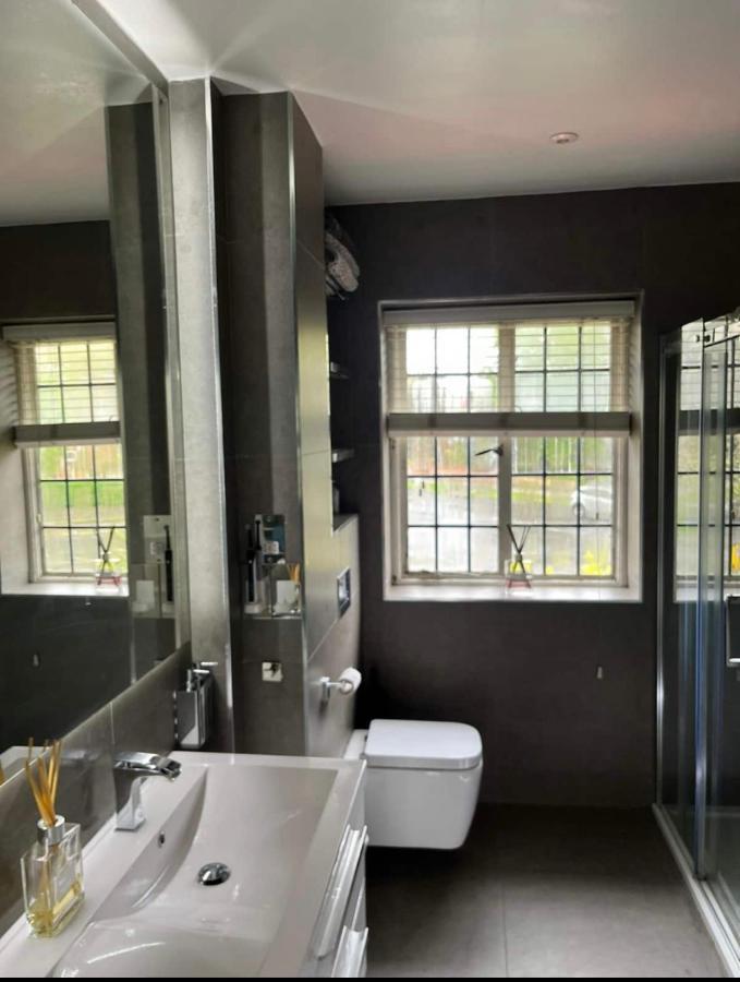 Wandsworth, South London Deluxe King Room 1 Екстер'єр фото